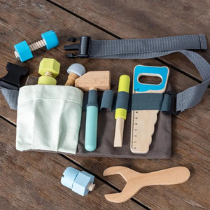 Wooden-tools-and-tool-belt-playset 