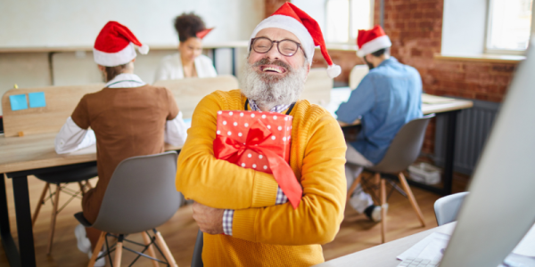 Celebrating the Season of Giving: Top Ten Christmas Gifts for Employees and the Power of Employee Appreciation